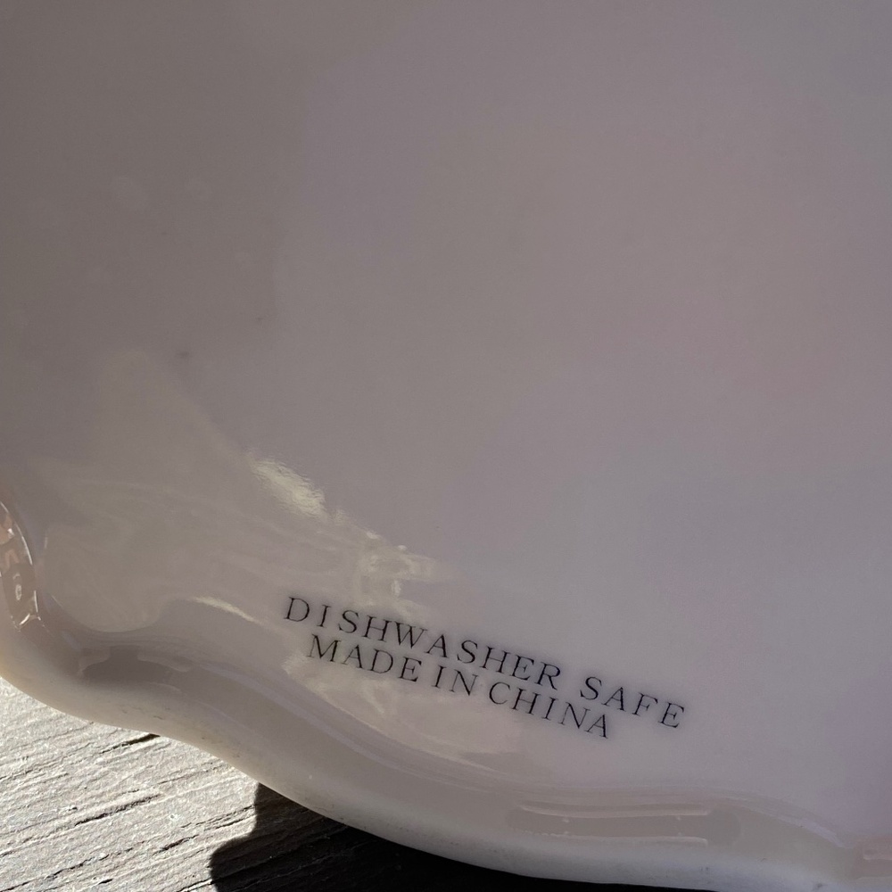 Cherub Tea Pot w/ Lid - Picture 3 of 4